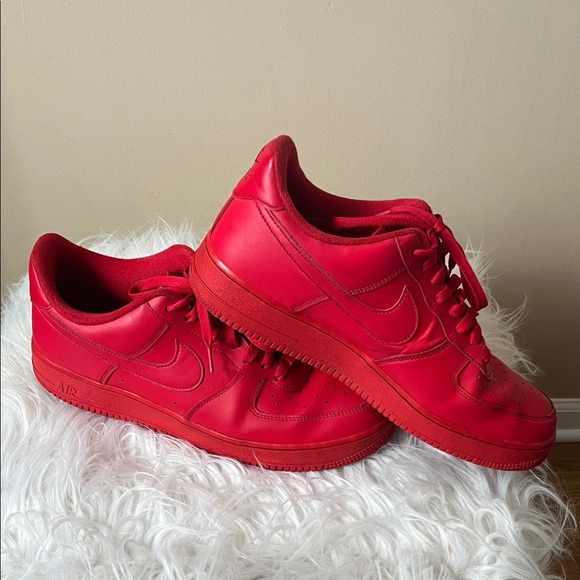 Men's Red Sneakers Nike Air Force 1 Low Tripple Red. Size 12. - Picture 7 of 7